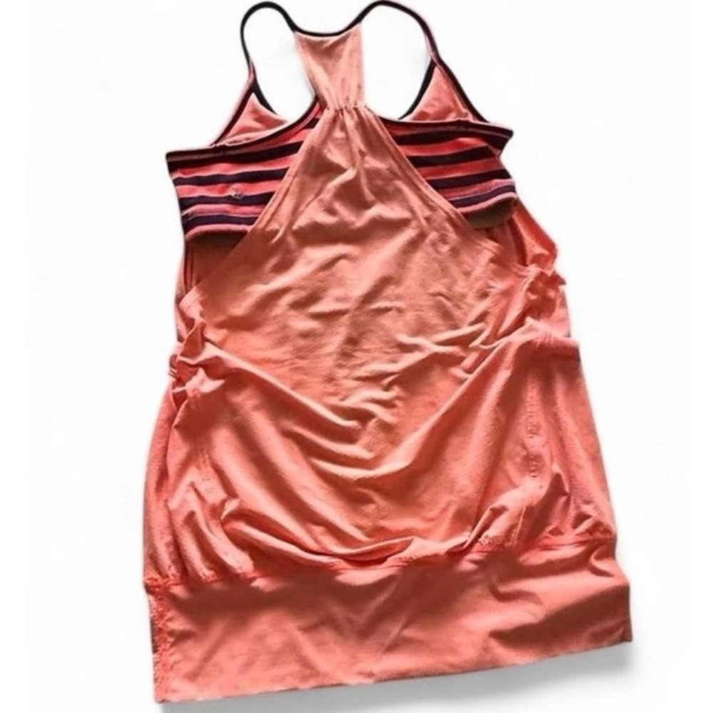 Lululemon Pristine‎ Activewear Size 6 Razor Back Tank Built in Sports Bra